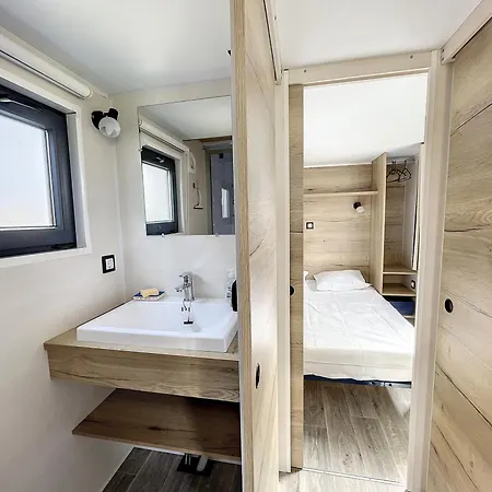 Tiny House Cosy Avec Terrasse Et Piscine Chauffee, A 200m De La - Fr-1-361a-90